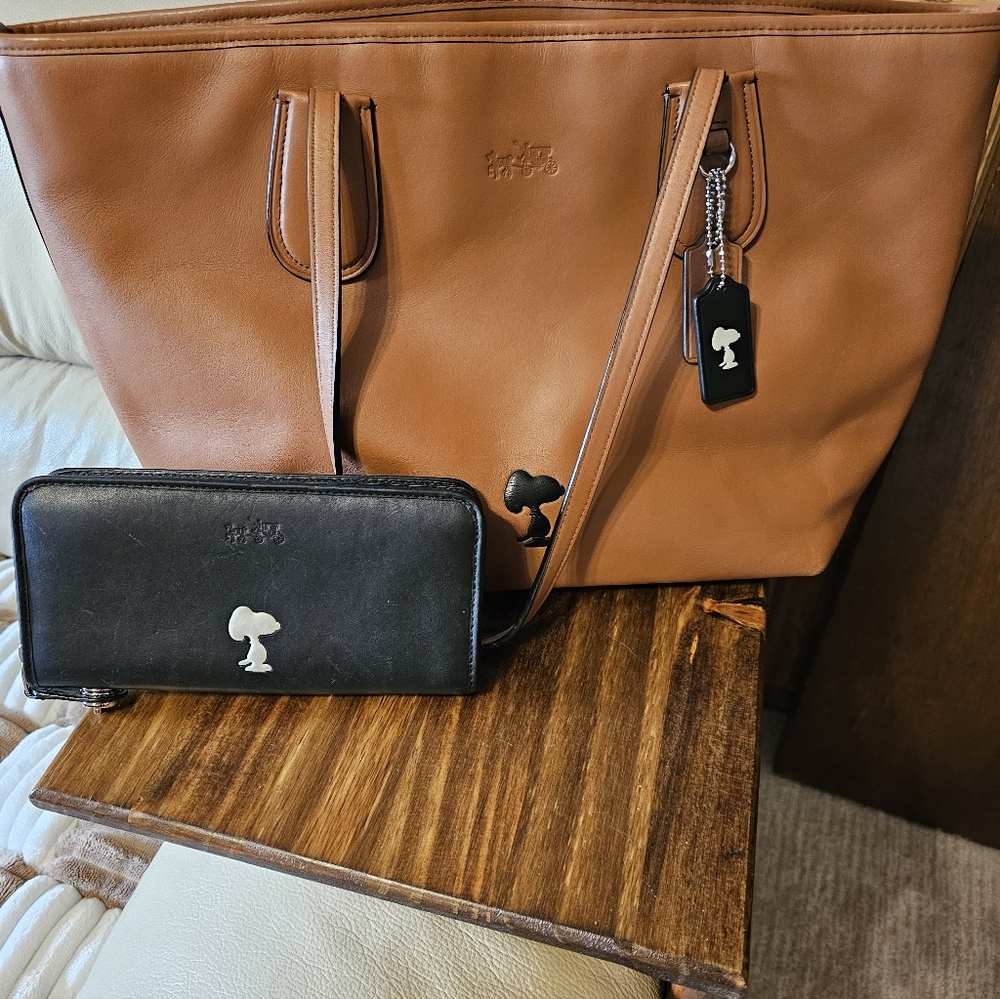 HTF Rare Coach Snoopy Tote And Wallet